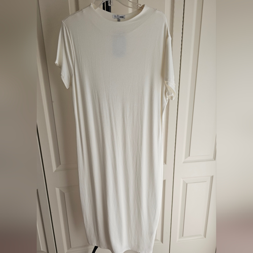 Elegant White Maxi Dress